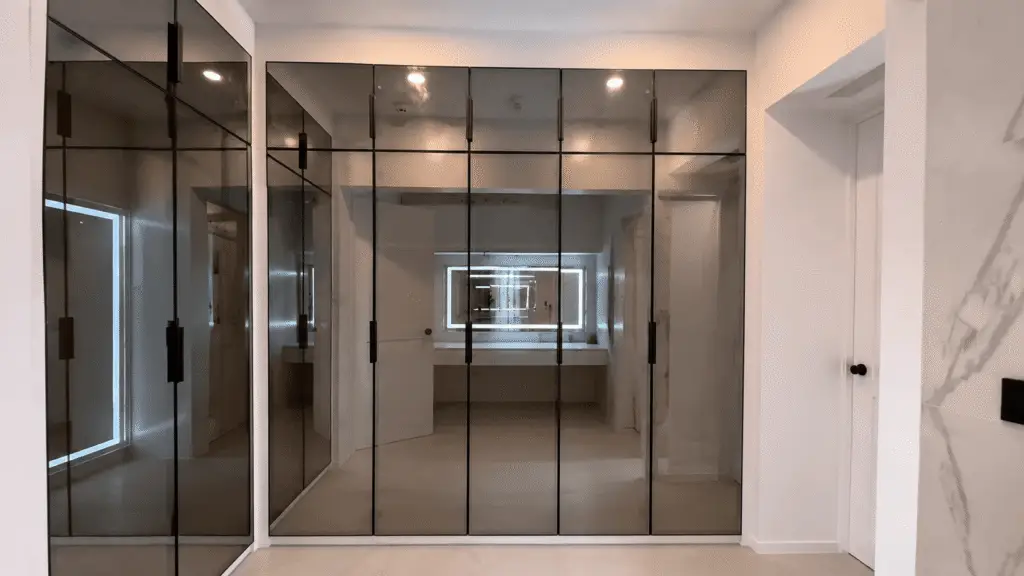 Glass Walk-In Wardrobes For Residential Dressing Room Project in Philippines